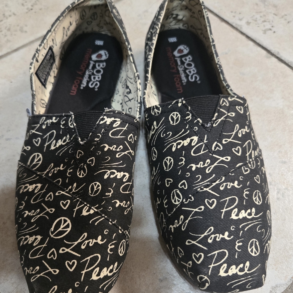 Sketchers Bob's slip on shoes, womens size 8.5